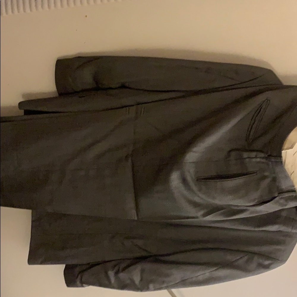 2Piece Suit. - Picture 5 of 7